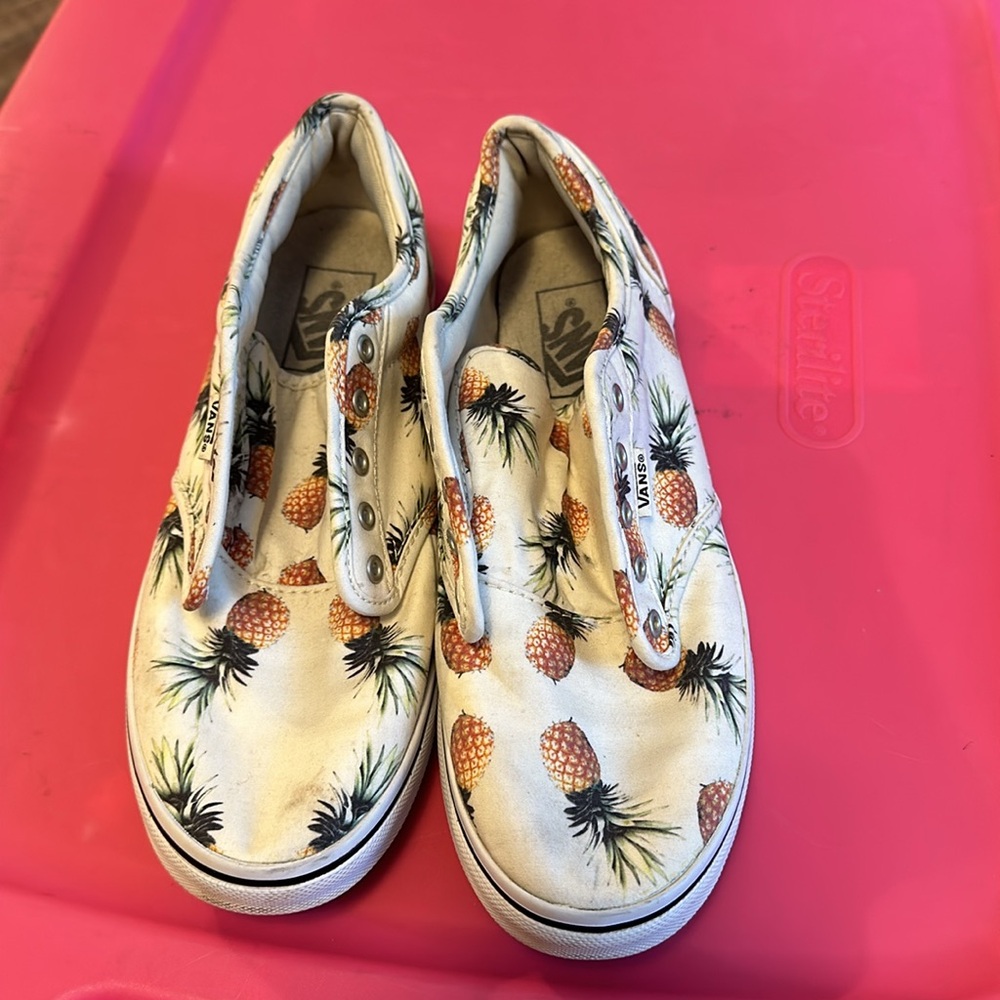 Vans - Picture 2 of 6
